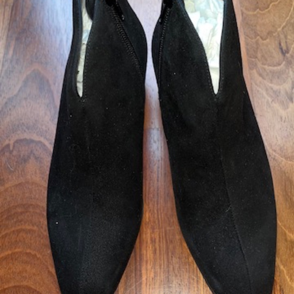 NWB French Sole/NY Women's Eva Black Suede Ankle Booties Size 7 (37.5)